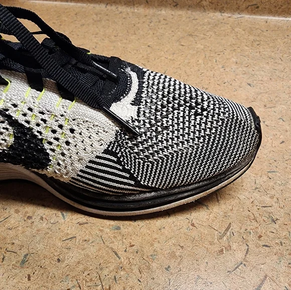 Nike Flyknit Racer Women's Size 7 - Picture 11 of 13